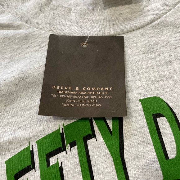 John Deere Gray Large T-Shirt - Picture 4 of 7